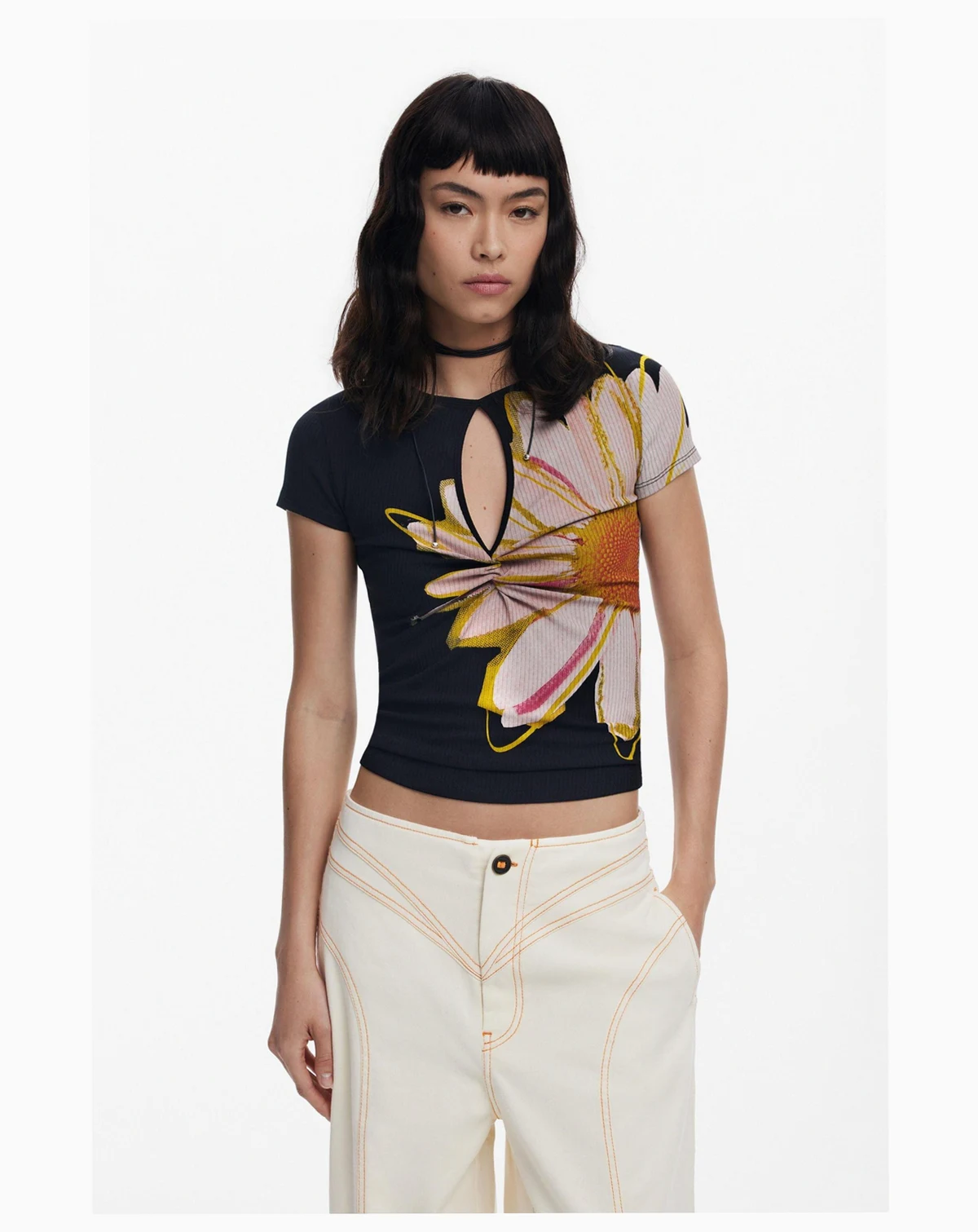 Women's Short-sleeve floral T-shirt with opening