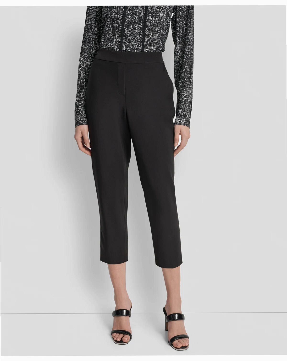 Petite Mid-Rise Pull-On Cropped Pants