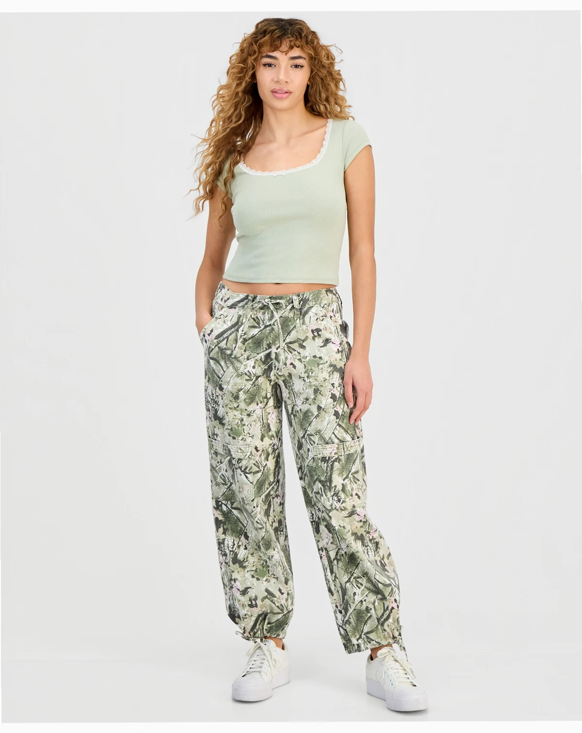 Juniors' Camo Printed Tie-Hem Jogger Pants