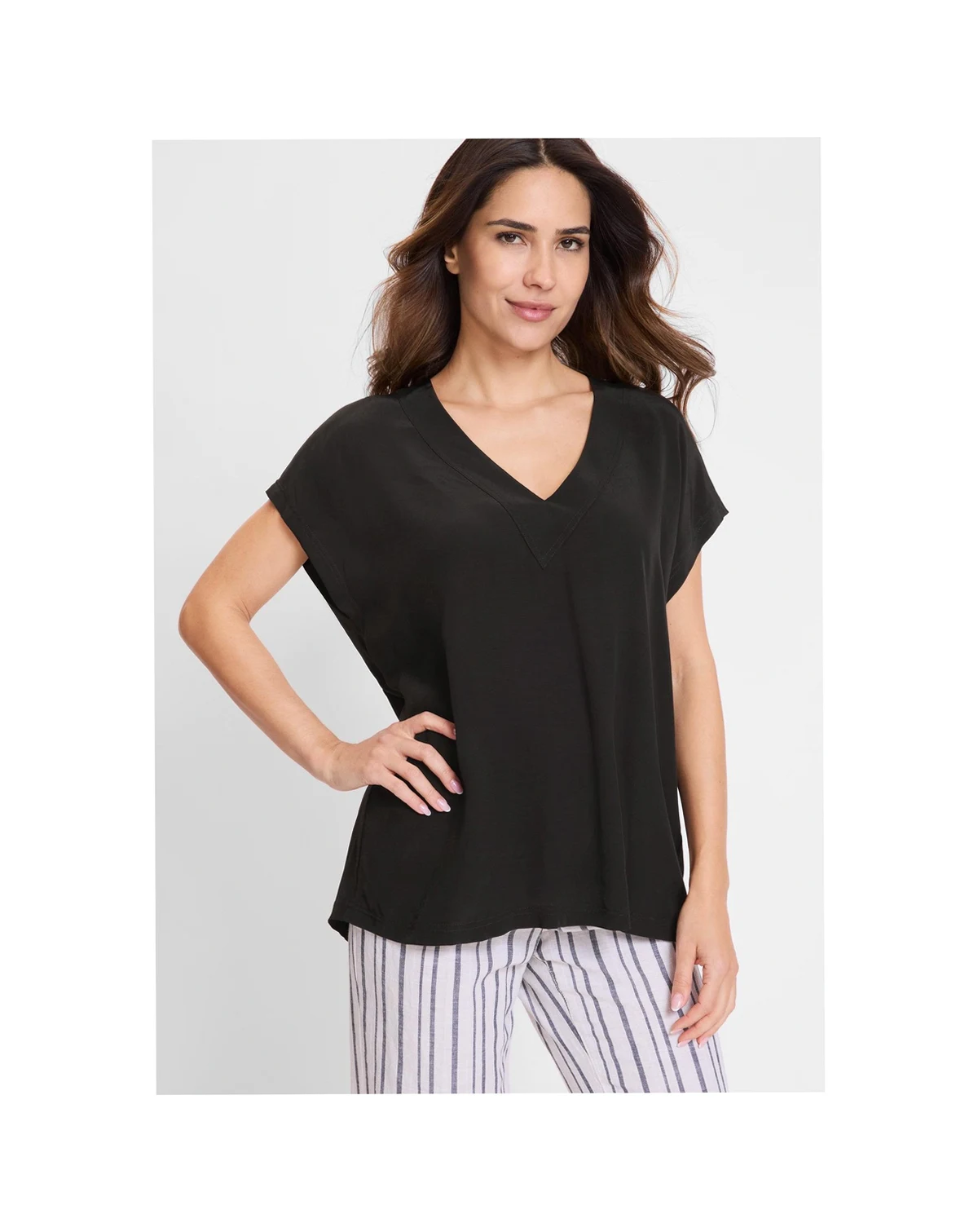 Women's Solid V-Neck Short Sleeve Blouse