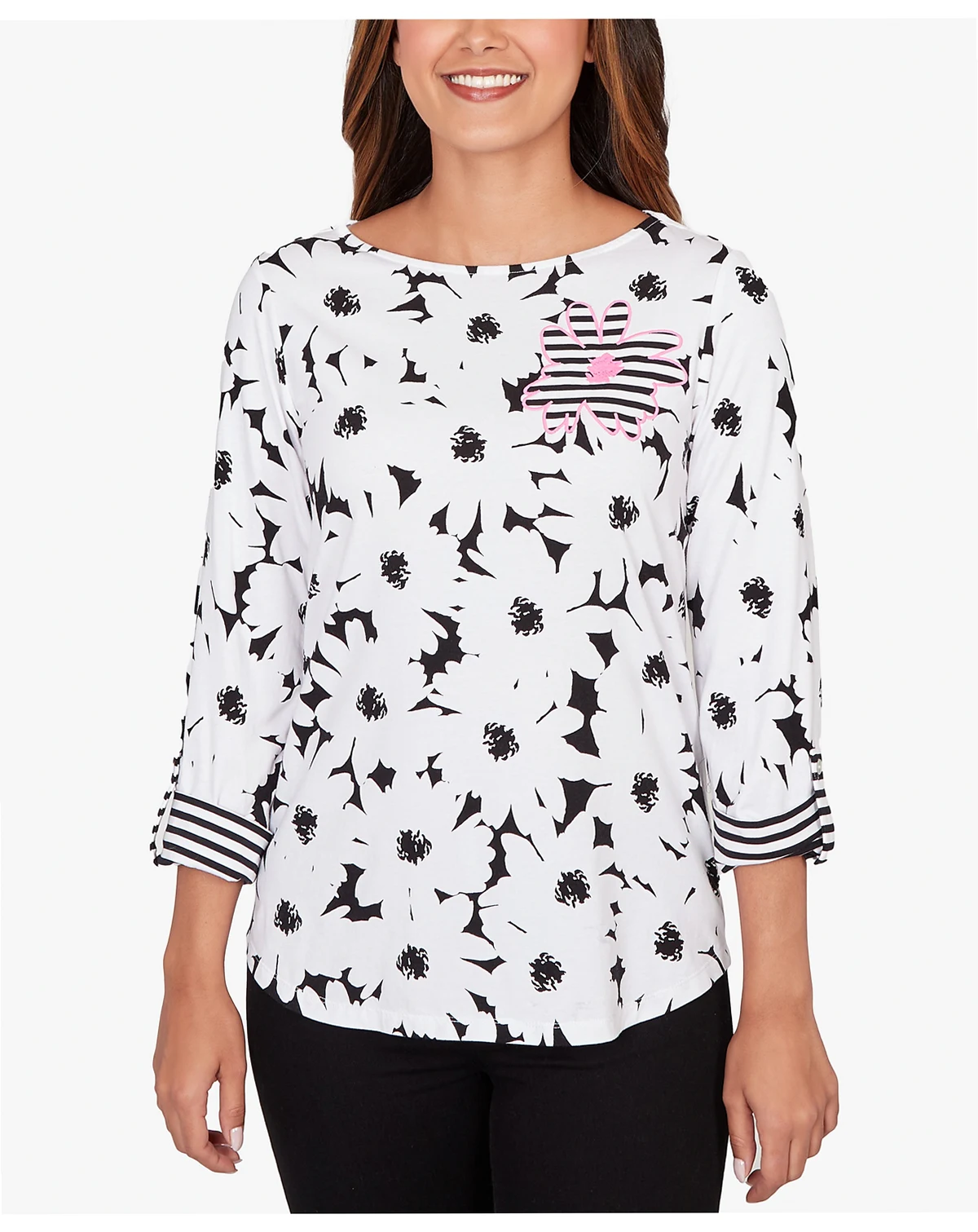 Petite Embroidered Daisy Graphic Top