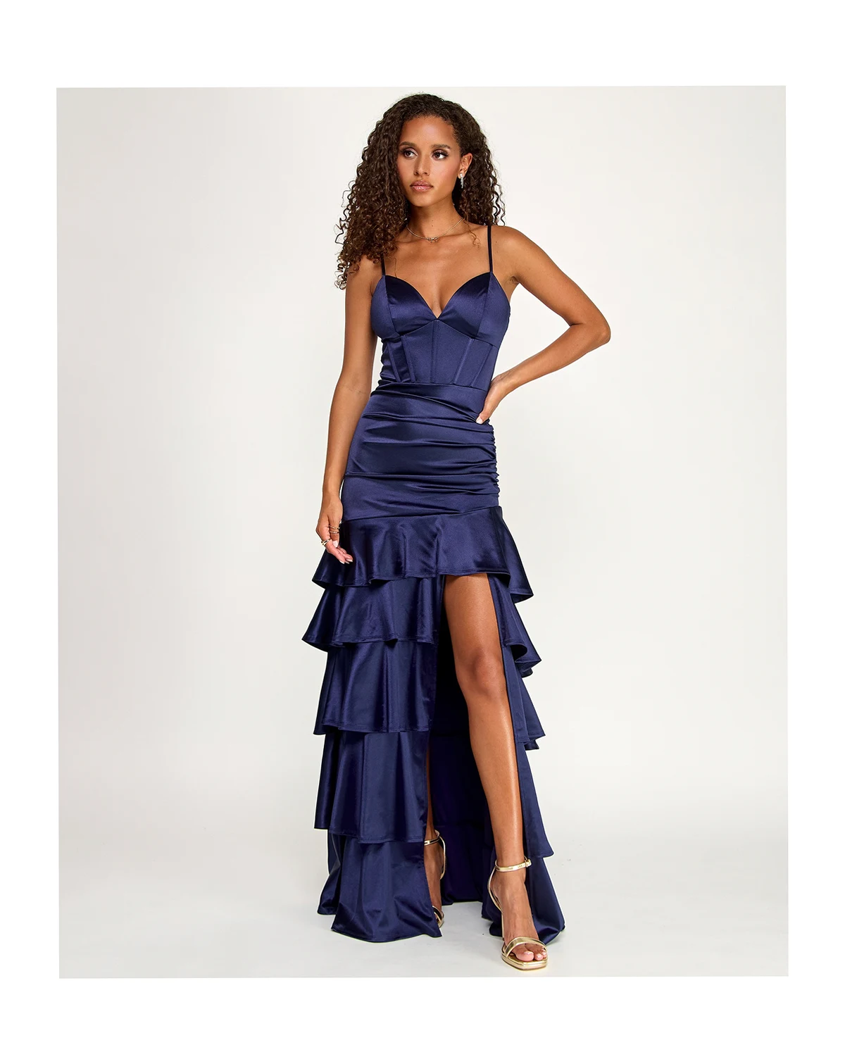 Juniors' V-Neck Tiered Skirt Gown
