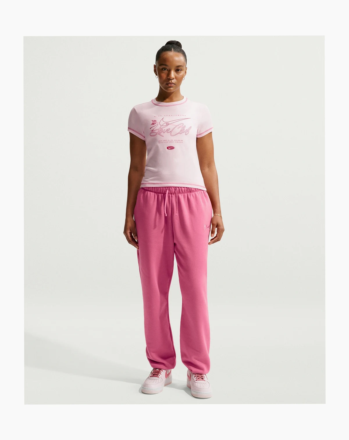 Women's Sportswear Club Mid-Rise Oversized Sweatpants