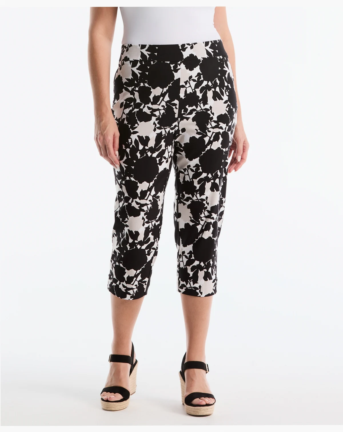 Plus Size Floral Riveted Vent Printed Capri Pants