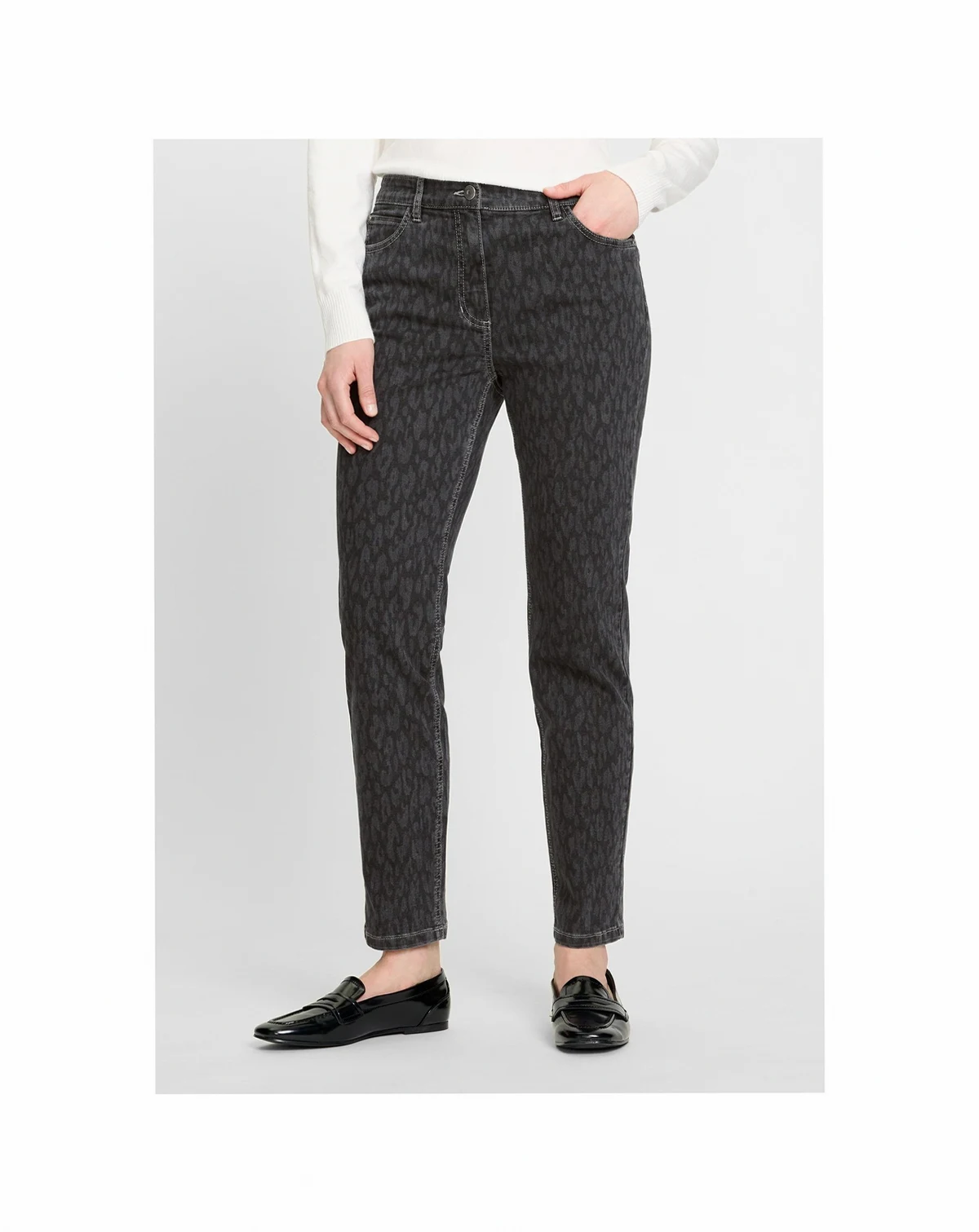 Mona Fit Slim Leg Leopard Print Pant