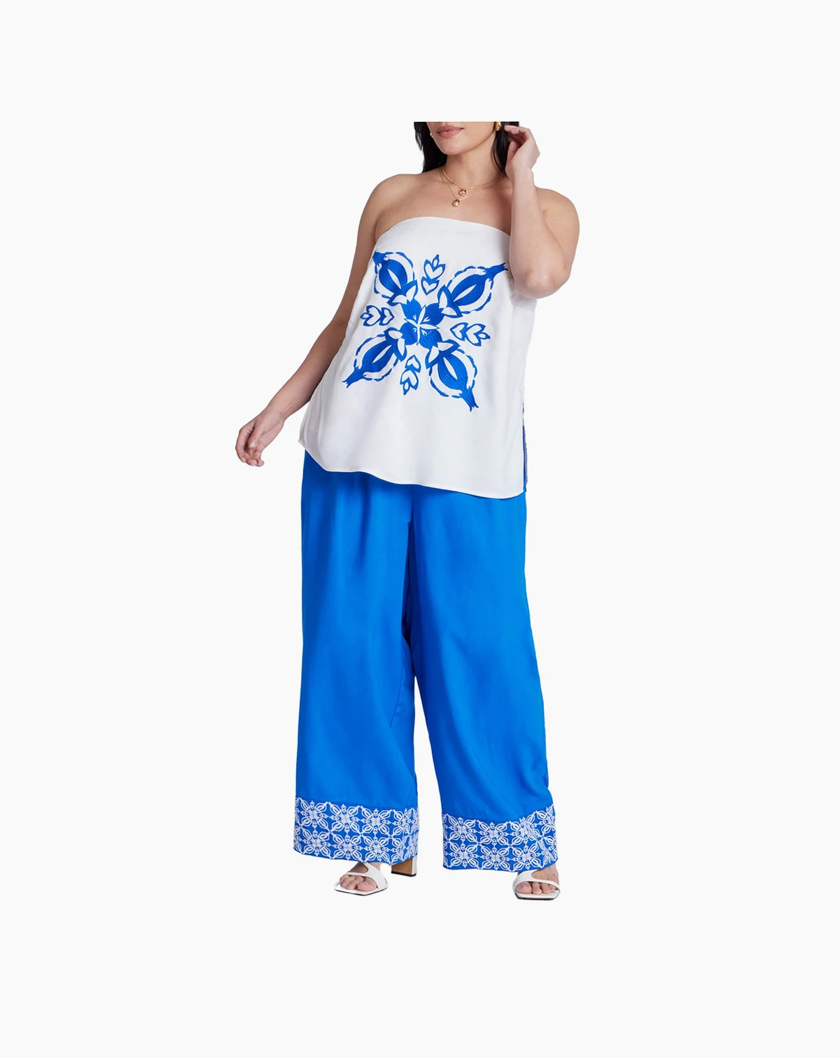 Women's Embroidered Hem Pull On Pant