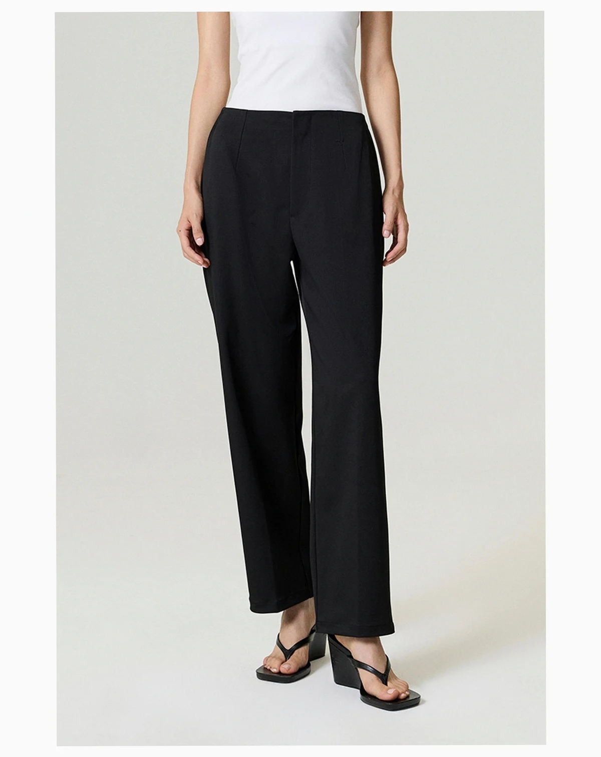 Women's Pleat Detailed Pants