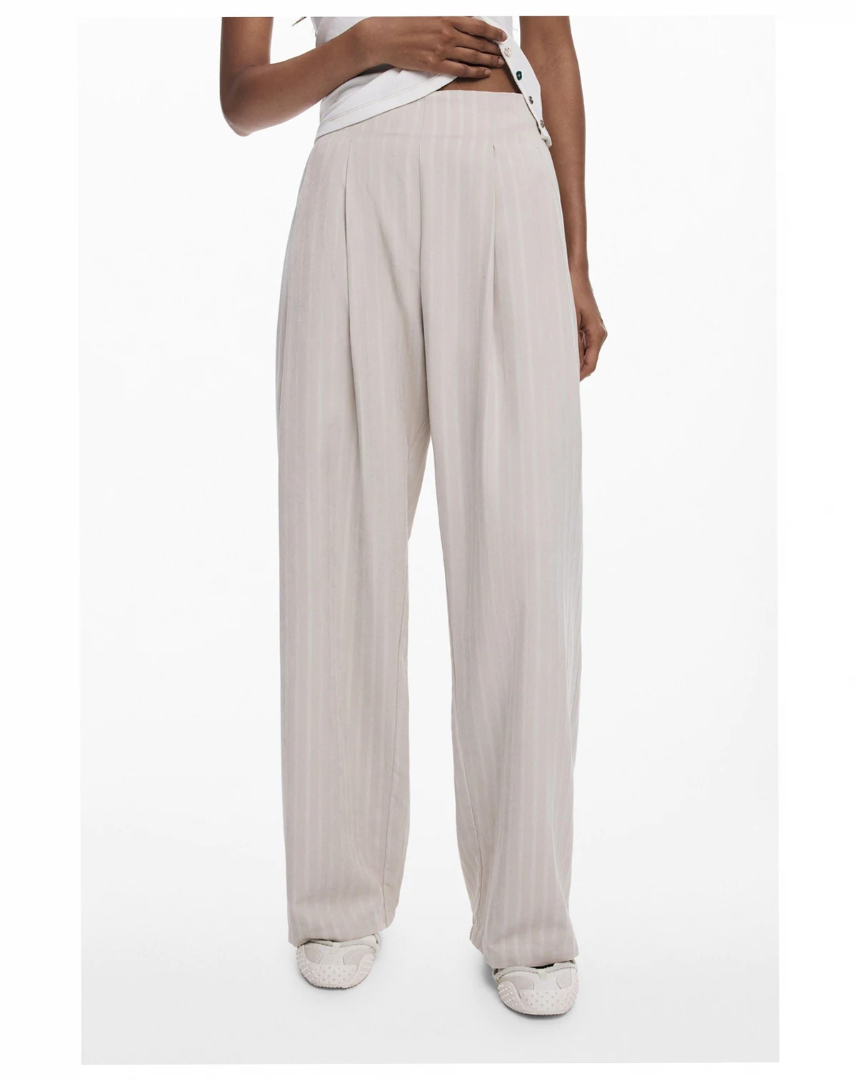 Women's Pleated trousers with waistband