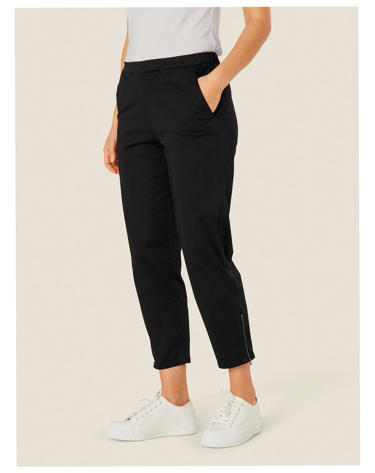 Women's MaPadme Elastic Waist Cropped Pants