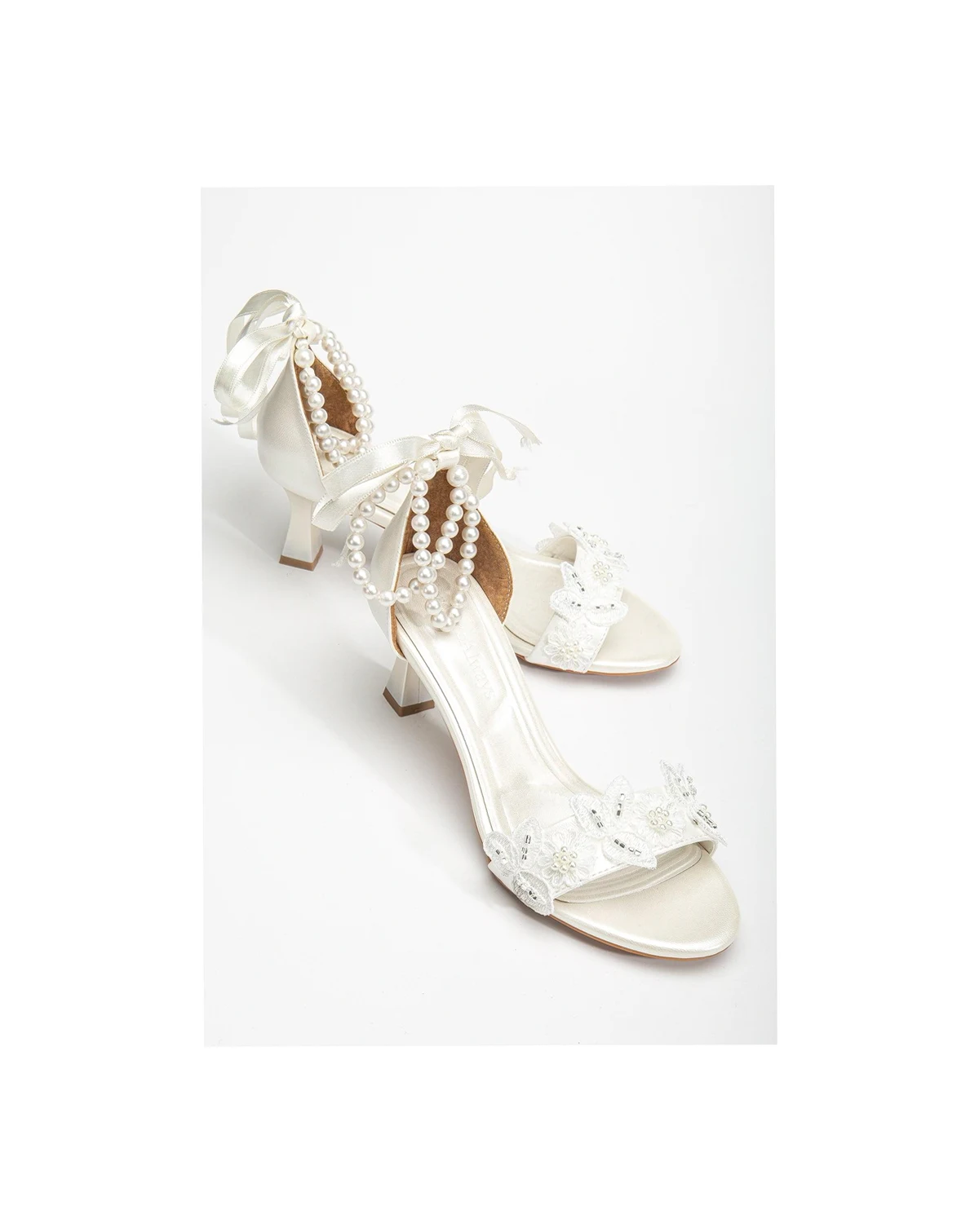 Dawn Lace Sandals with Pearls