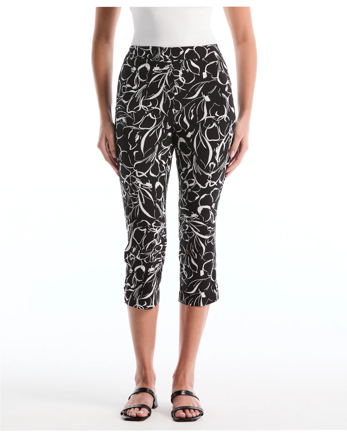 Petite Hibiscus Print Capri Pants with Riveted Vent