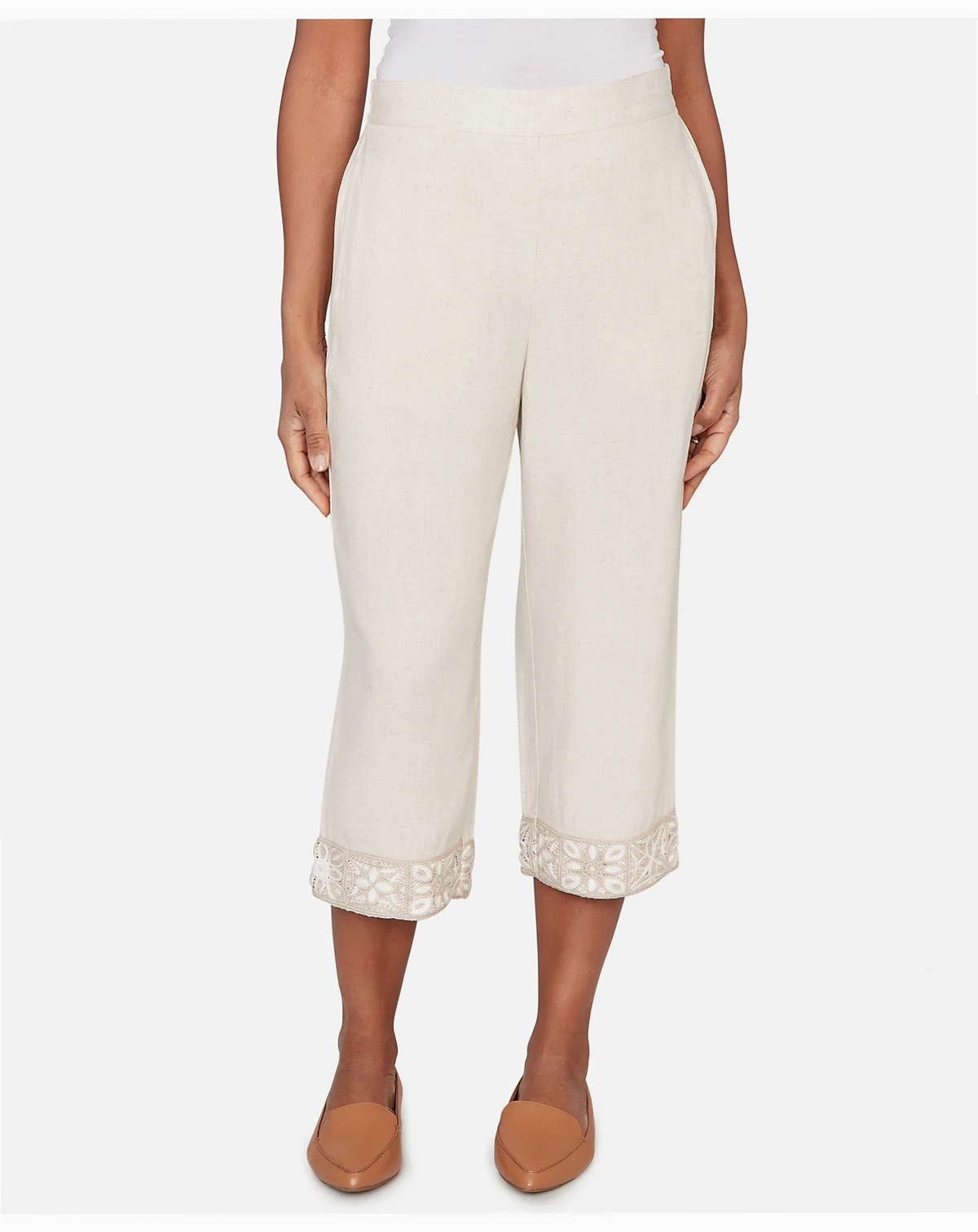 Women's  Natural Wonder Crochet Trim Linen Capri