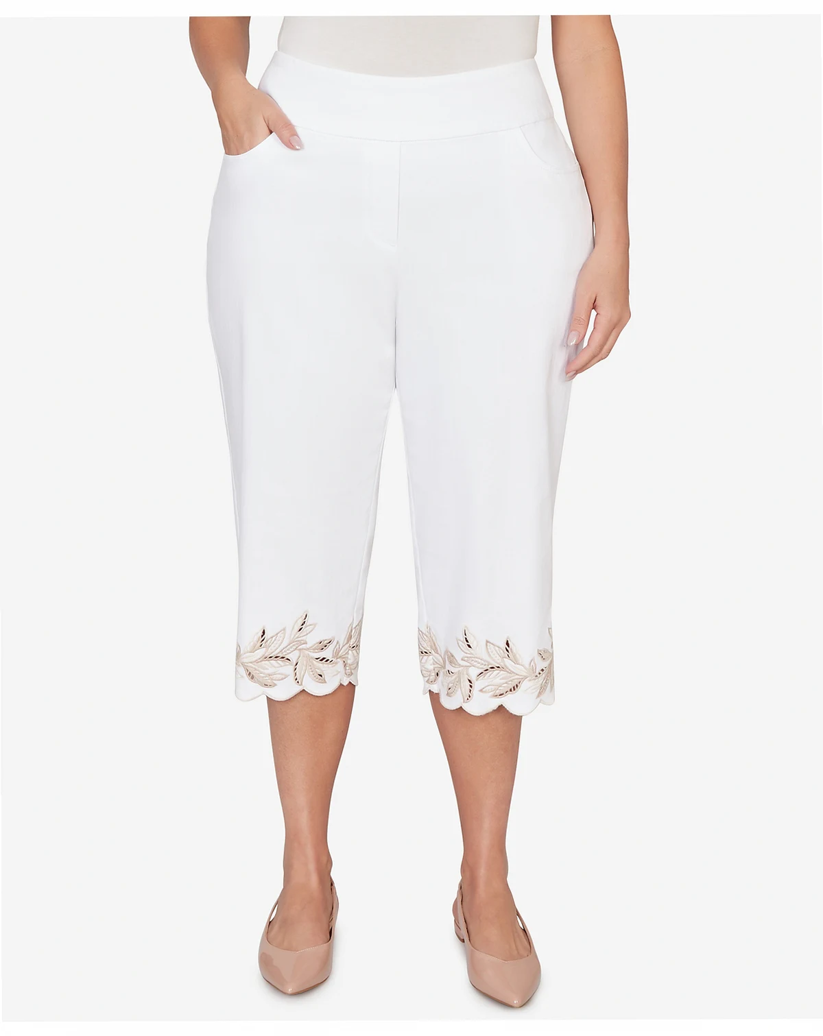 Plus Size Natural Wonder Leaf Cut Out Super Stretch Denim Capri Pants