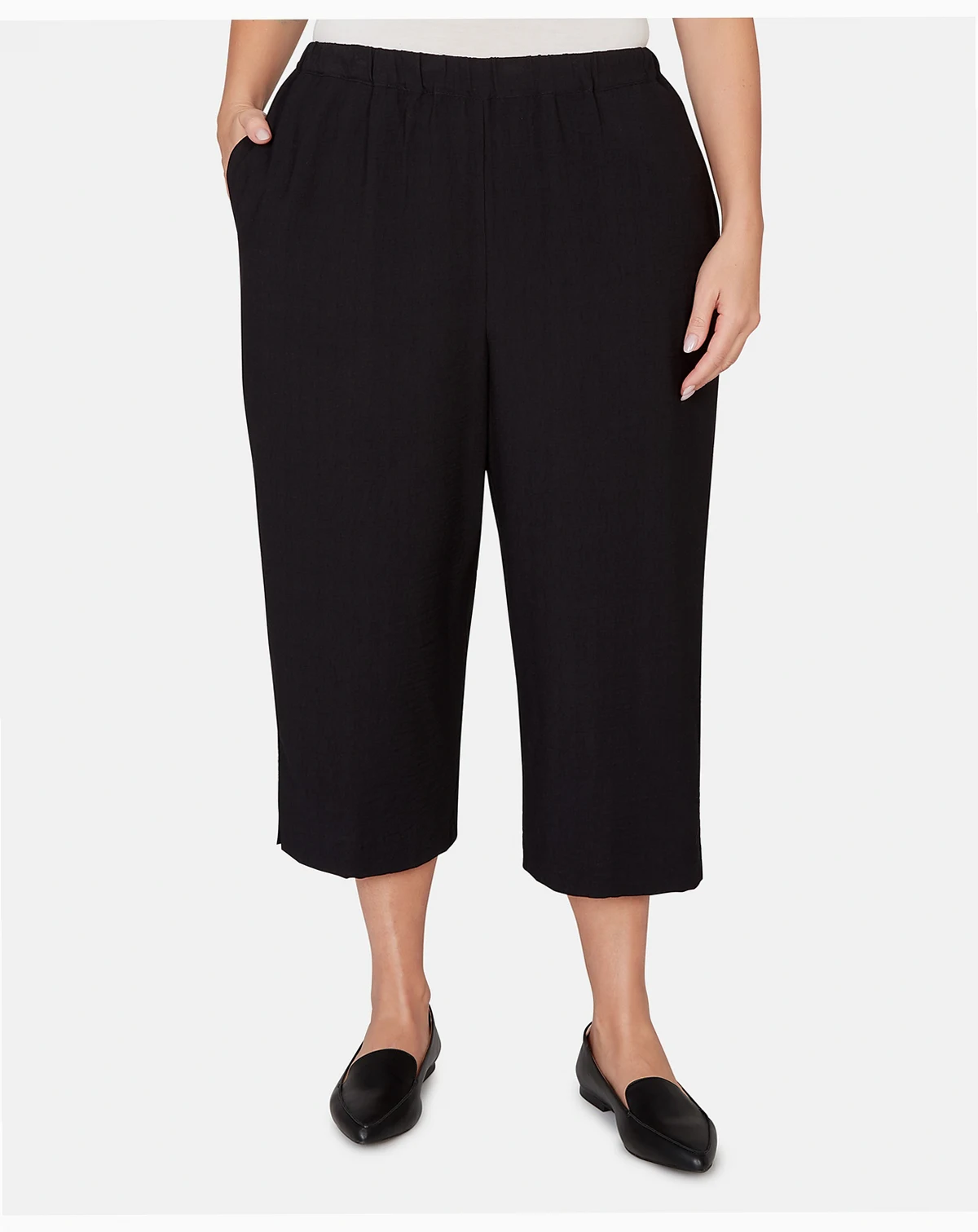 Plus Size Crowd Pleaser Relaxed Pull-On Black Capri Pants