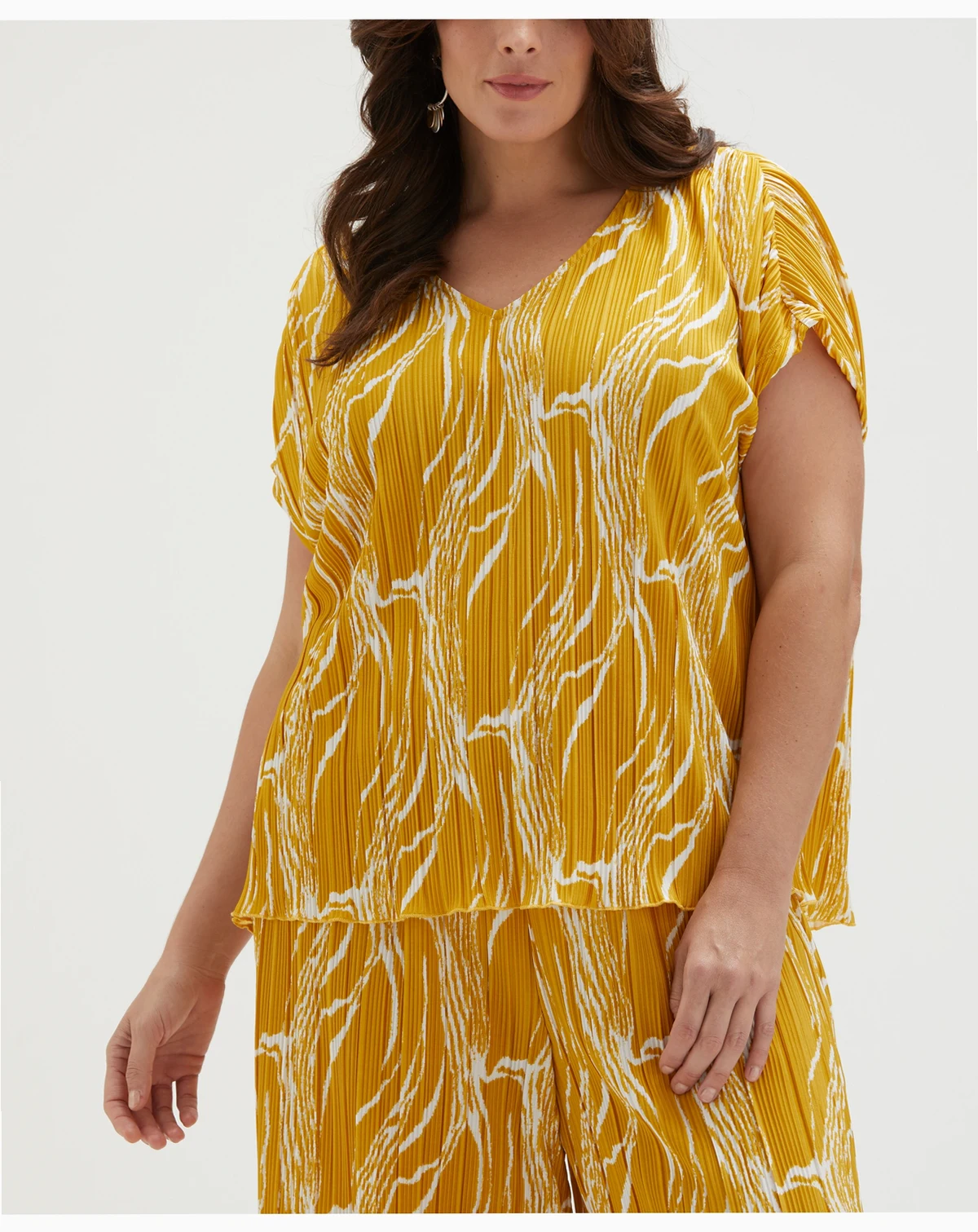 Plus Size Ripple Print V-Neck Plisse Short Sleeve Top