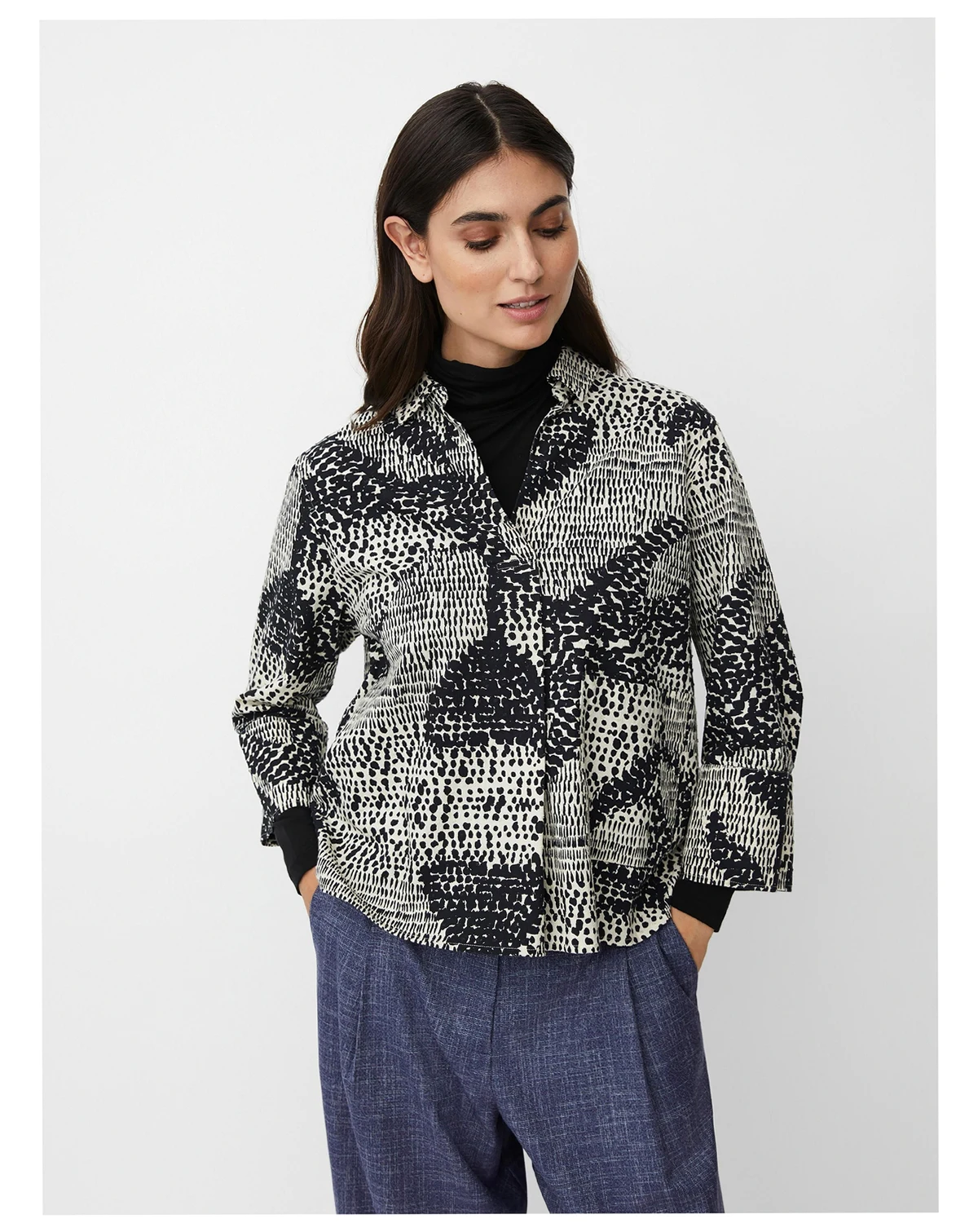 Women's MaIduki 3/4 Sleeve V-Neck Shirt