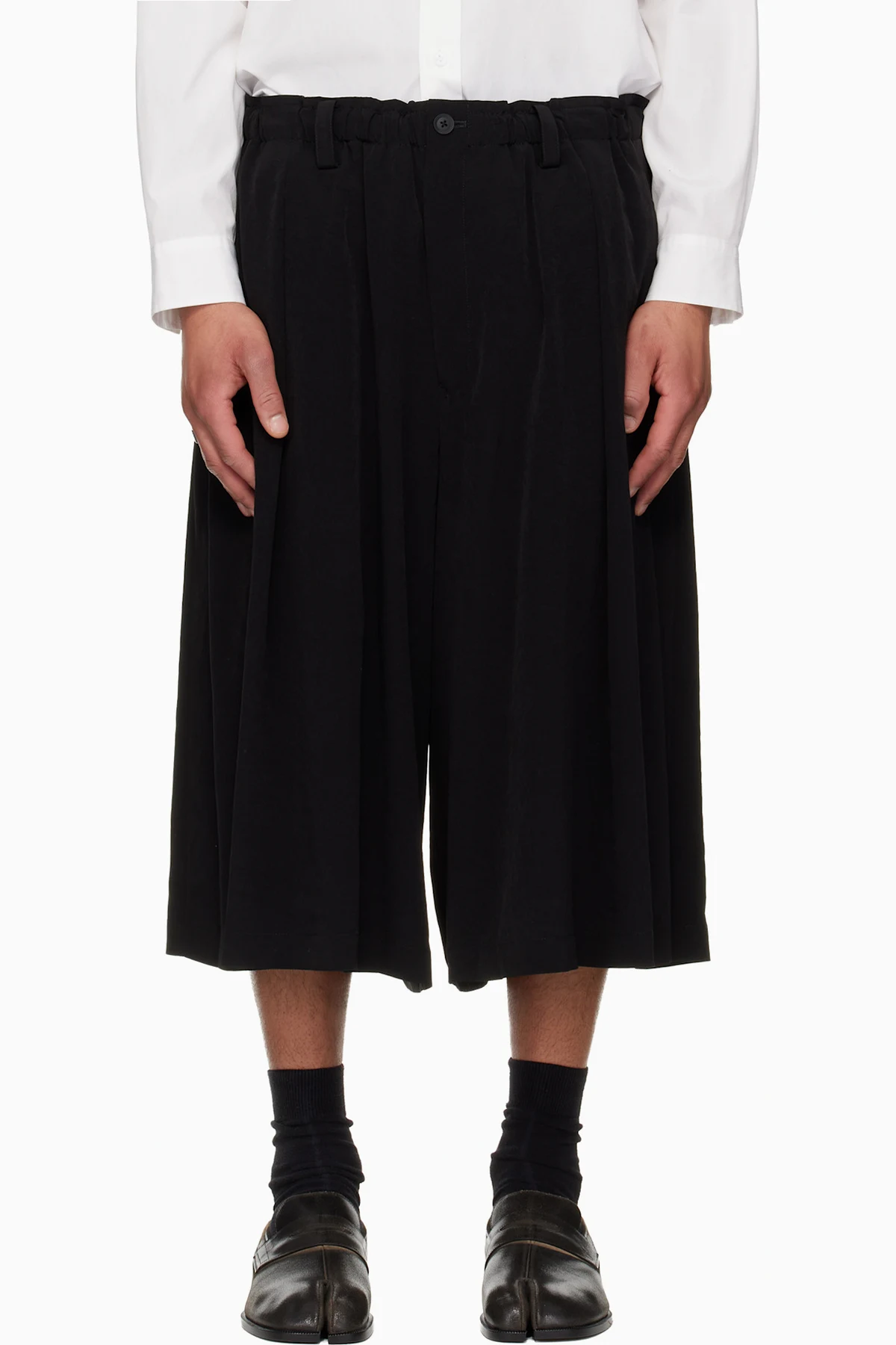 Black 8 Tucks Trousers