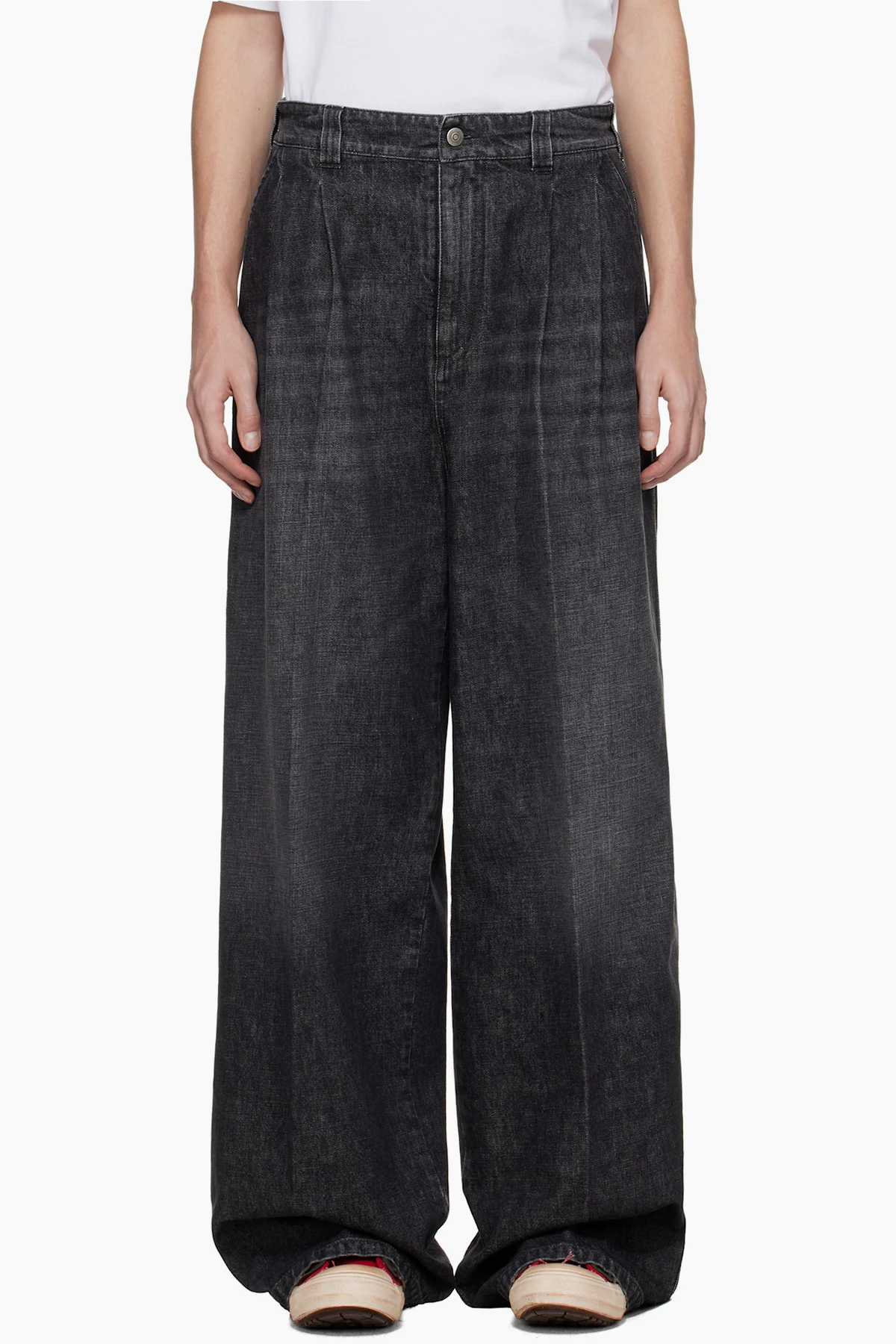 Black Pleated Jeans
