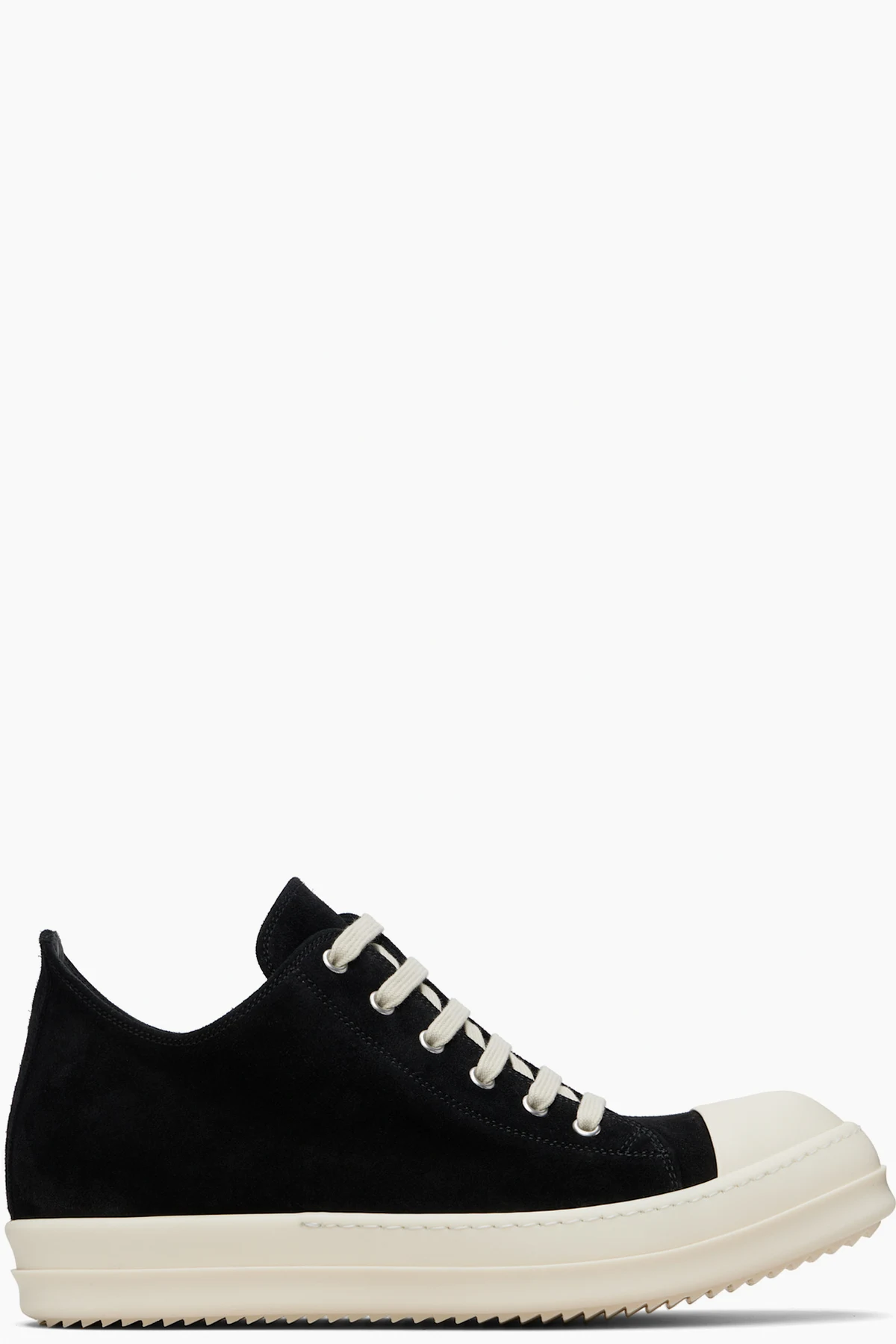 Black Low Sneaks Sneakers