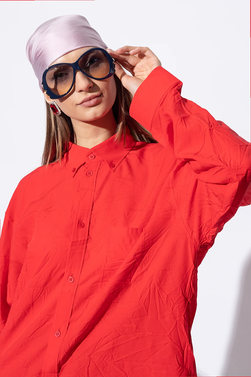 Sunglasses with logo