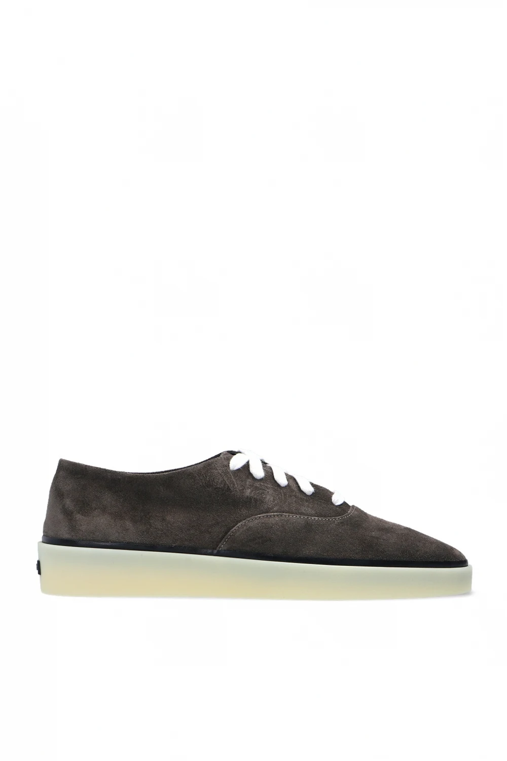 Zamszowe buty sportowe