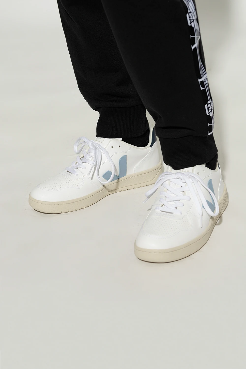 WHITE ‘V-10 CWL’ sneakers