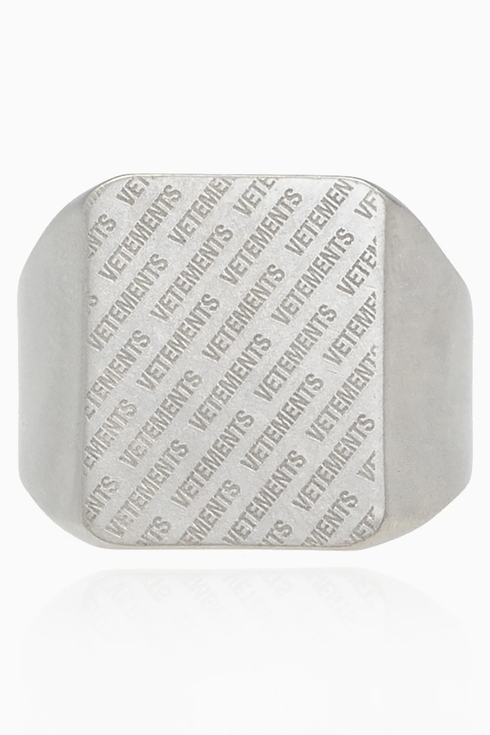 Ring with logo