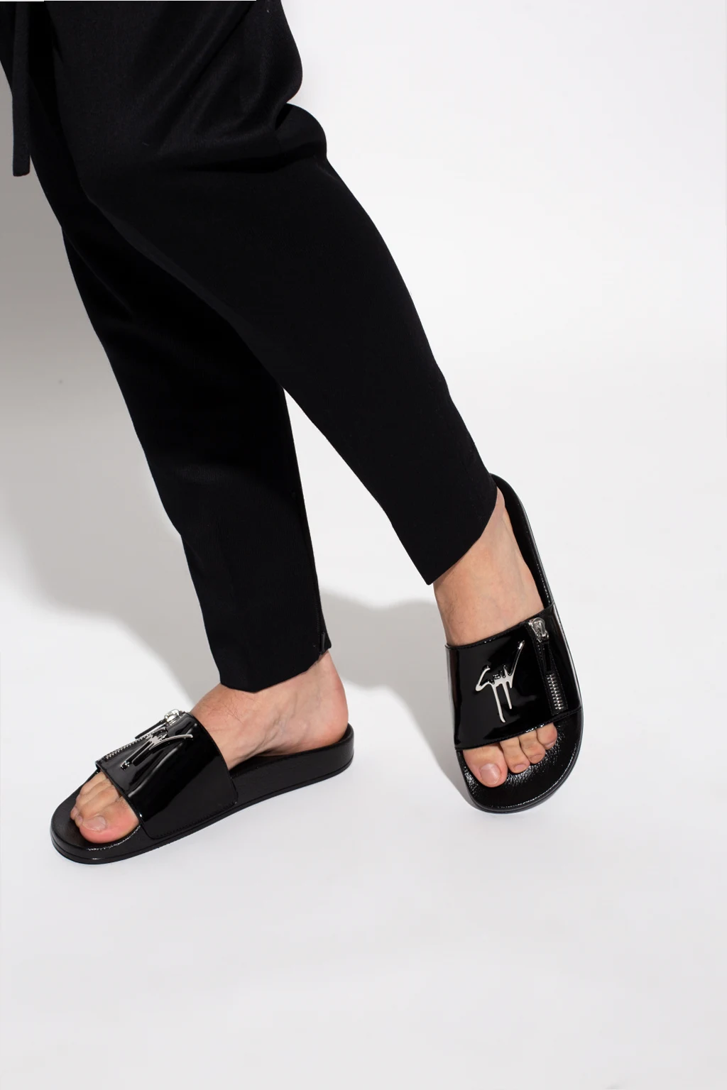 Skórzane klapki ‘Newburel’