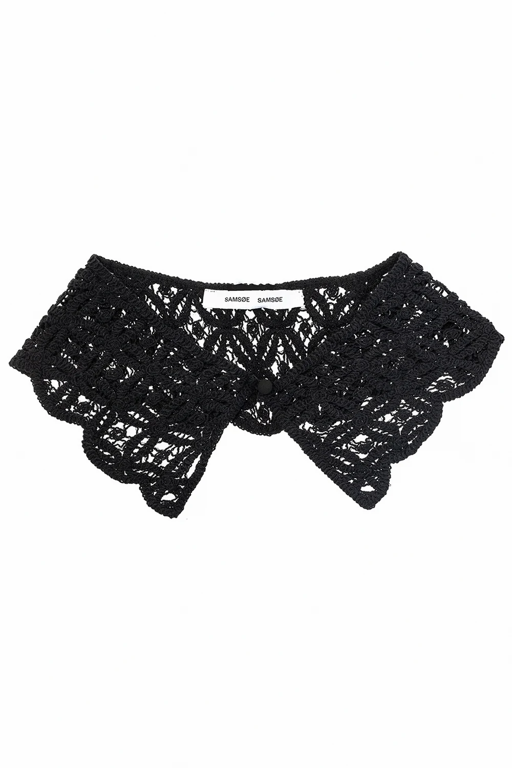 Openwork collar
