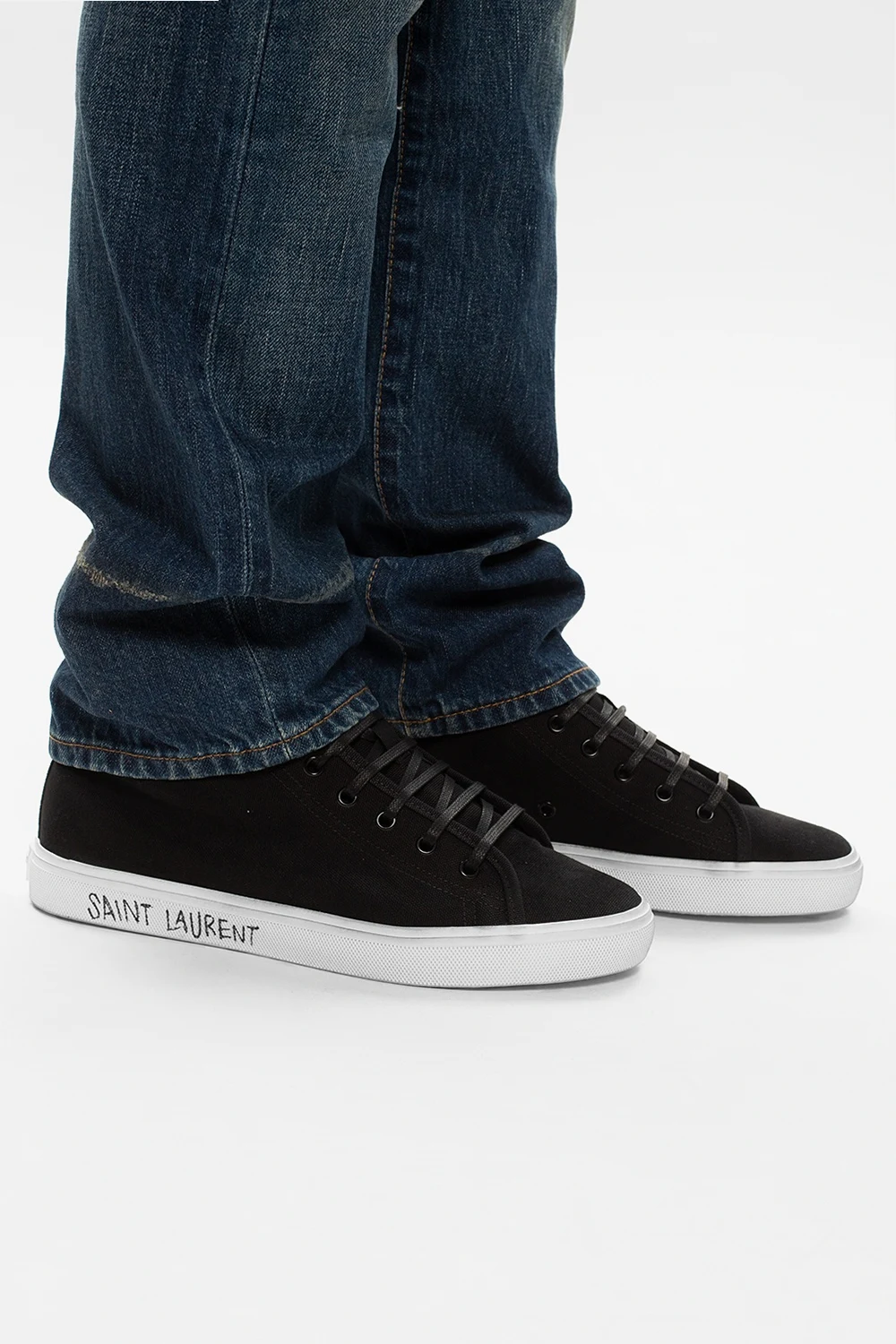 Buty sportowe z logo