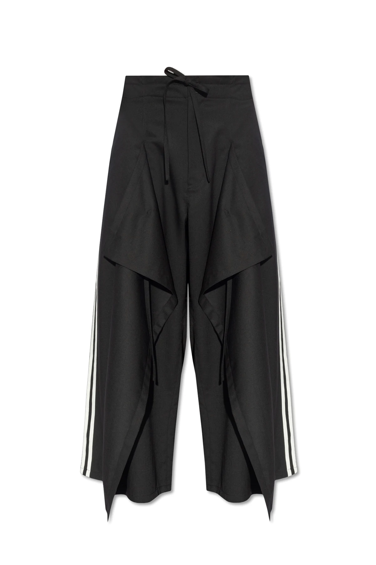 Trousers with wide legs