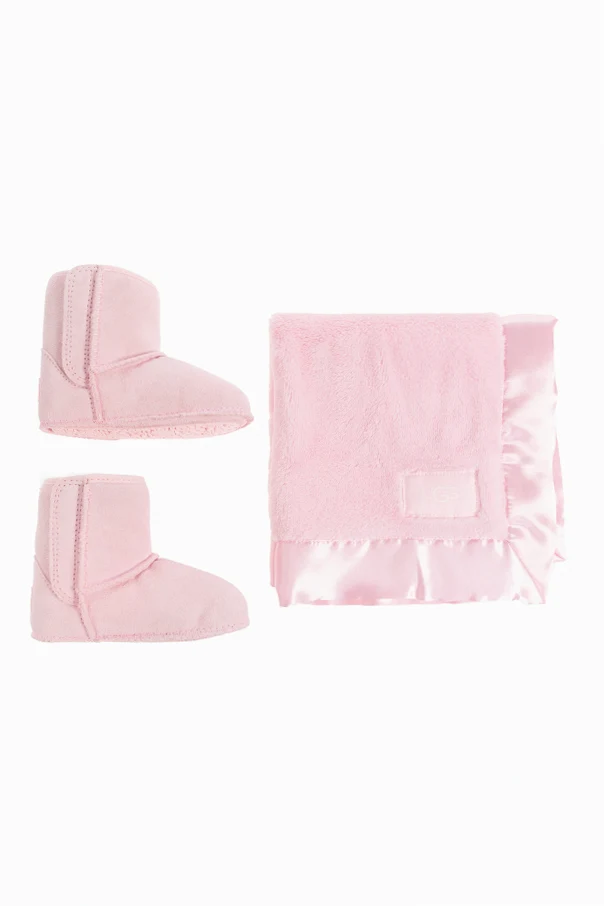 PINK Baby set: shoes and blanket