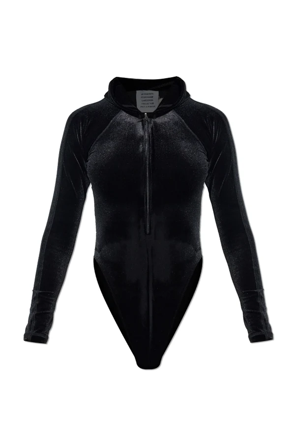 SCHWARZ Samt-Body mit Kapuze