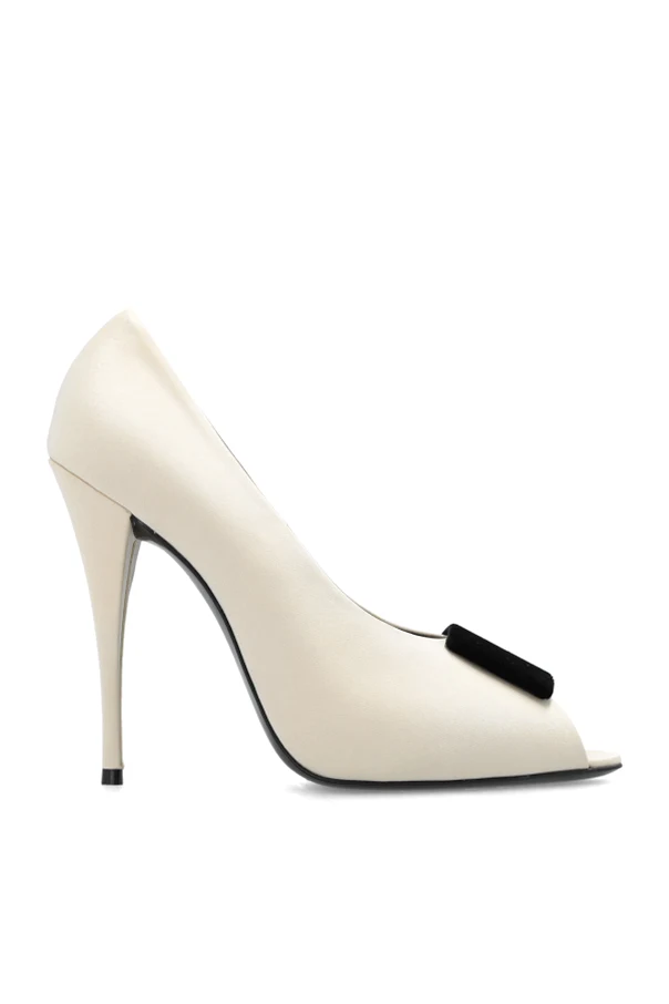 cream ‘Peep’ pumps