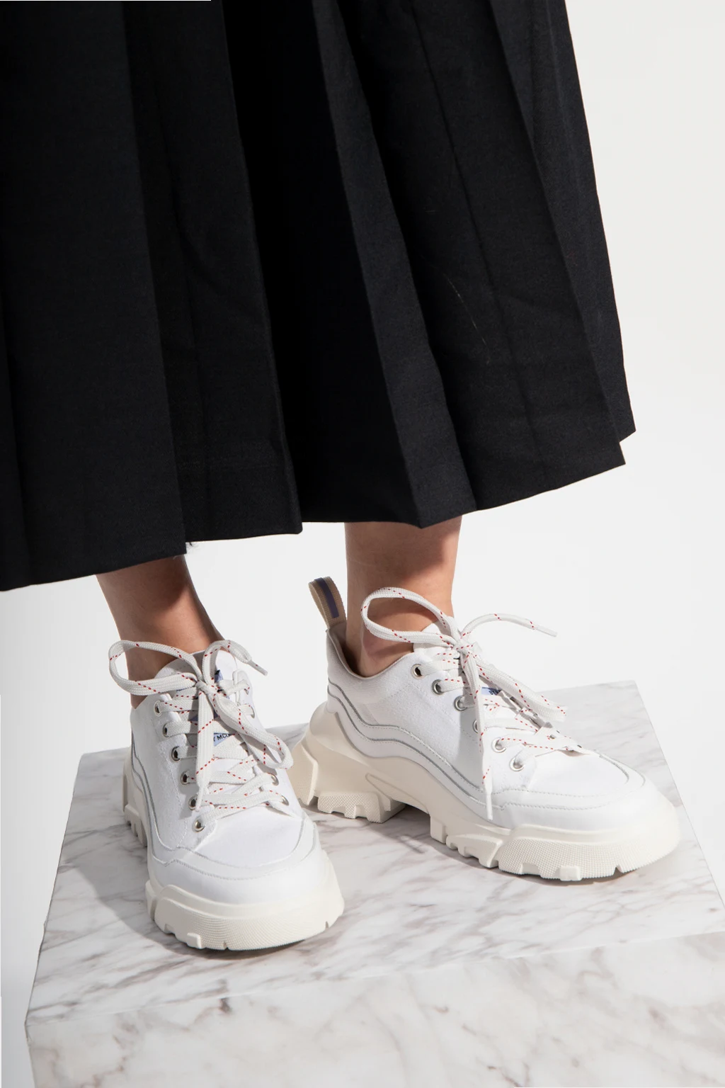 Buty sportowe z logo