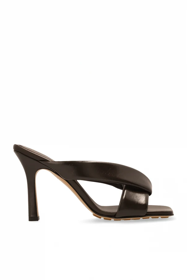 BRĄZOWY Skórzane klapki na obcasie `Riva`