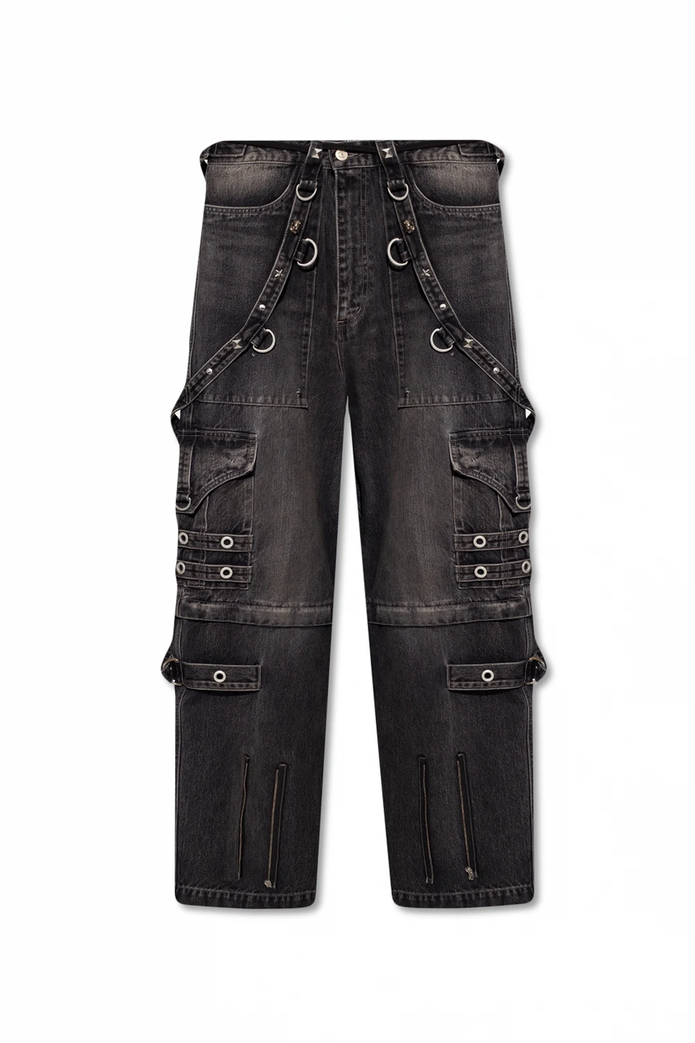 Loose-fitting jeans