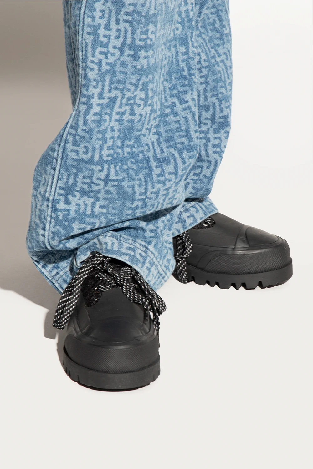 ‘D-HIKO SH X’ shoes