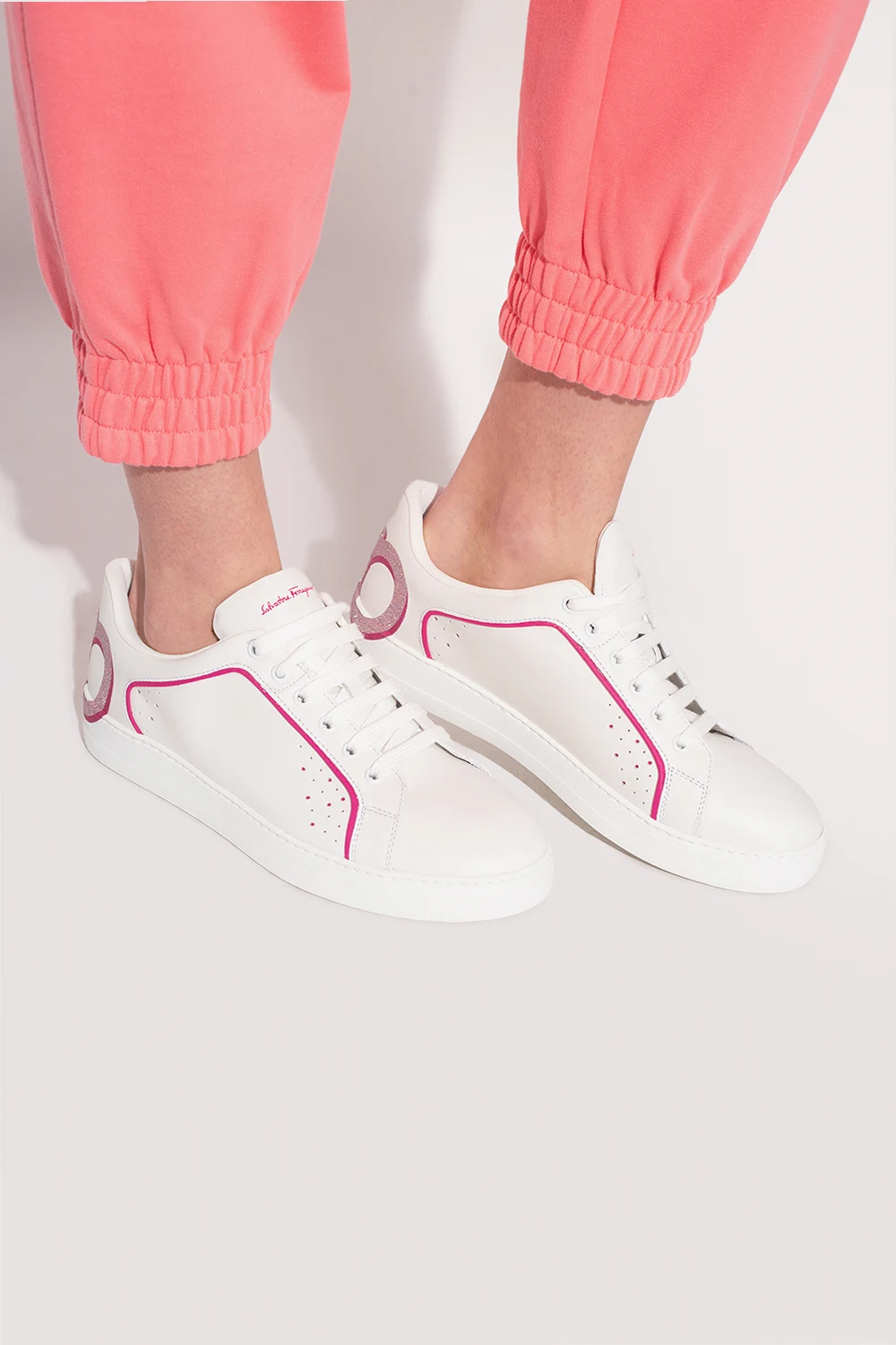 ‘Manhattan’ sneakers