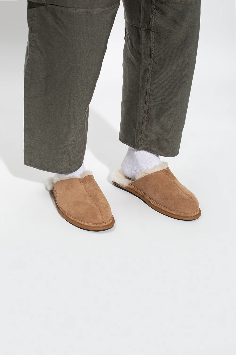 ‘Hyde’ slippers