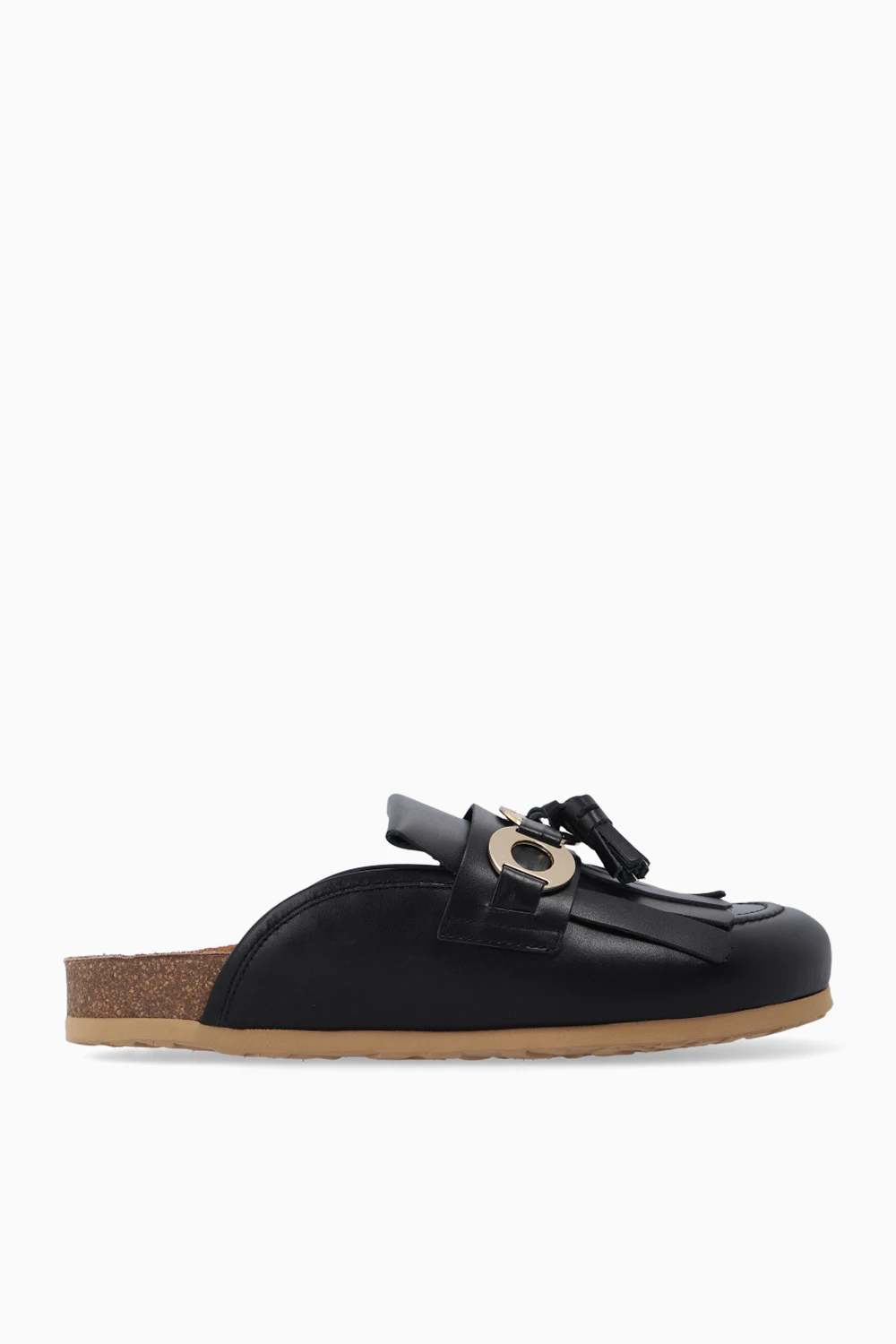 ‘Lyvi’ slides