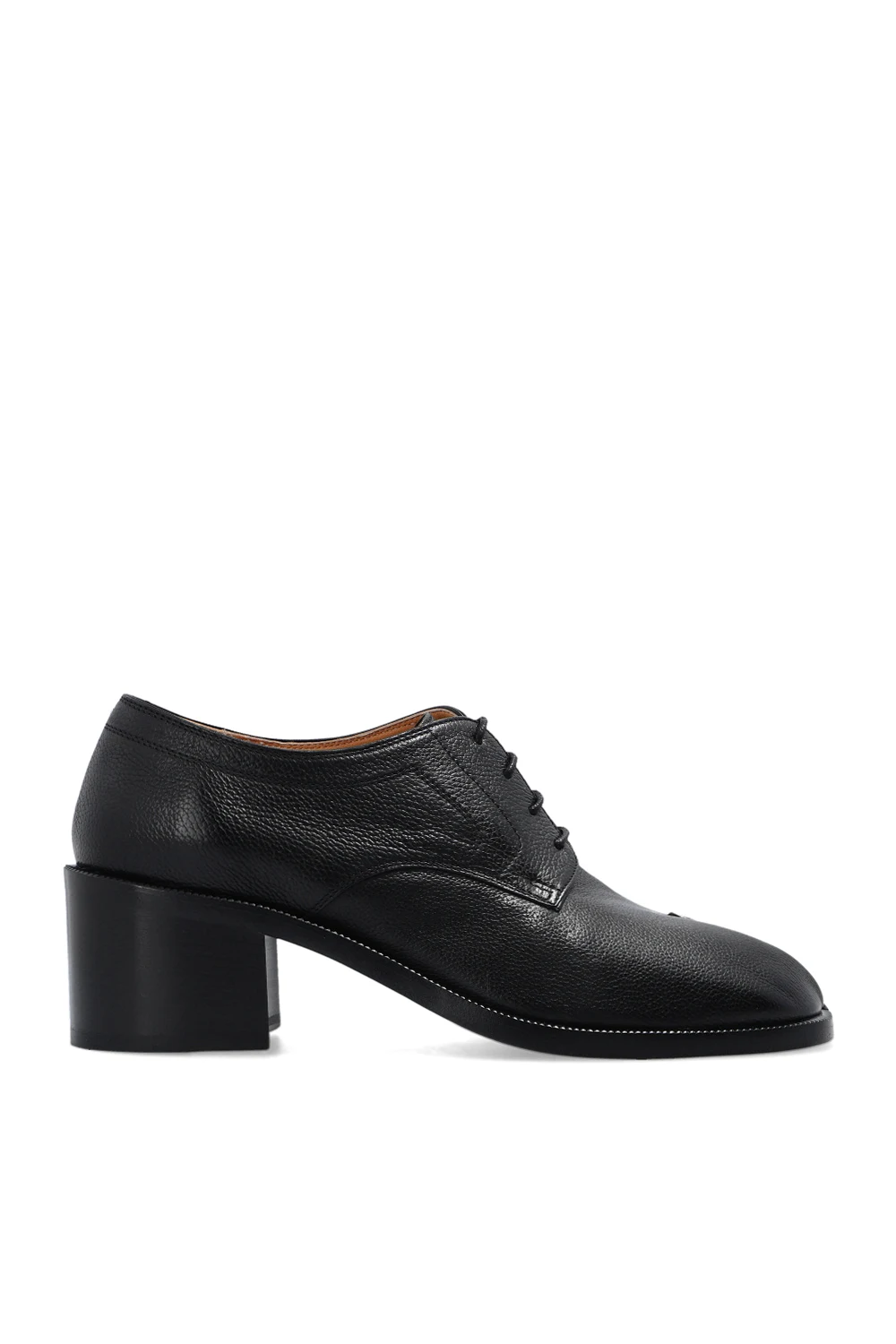 Tabi pumps