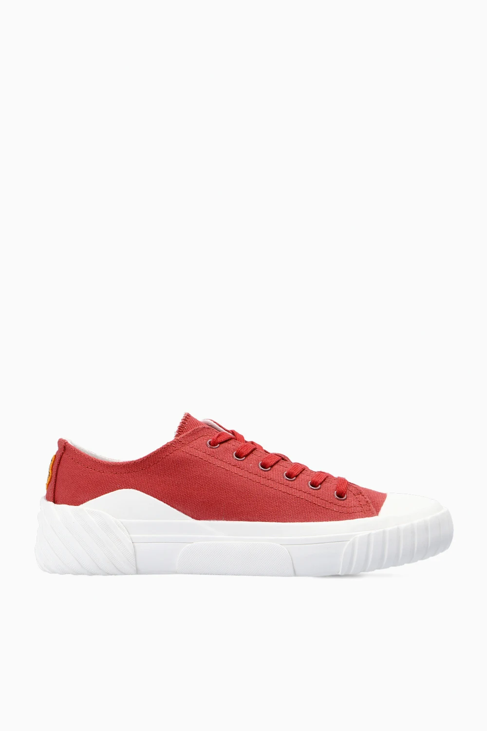 Sznurowane buty sportowe