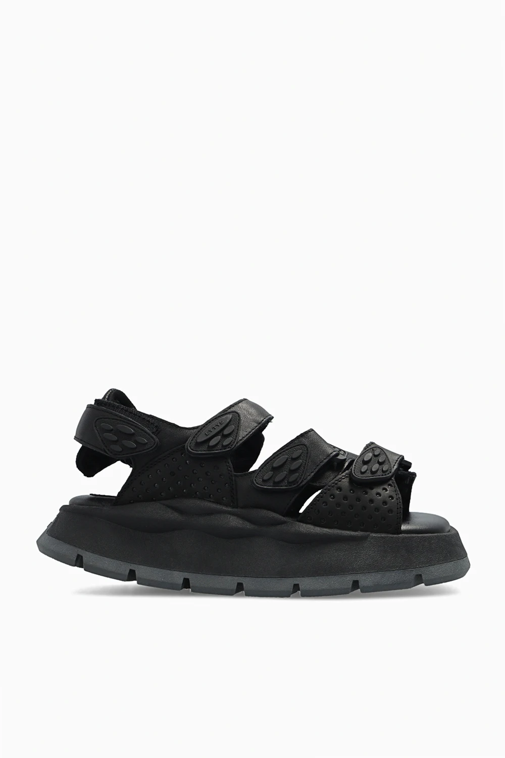 ‘Quest’ sandals