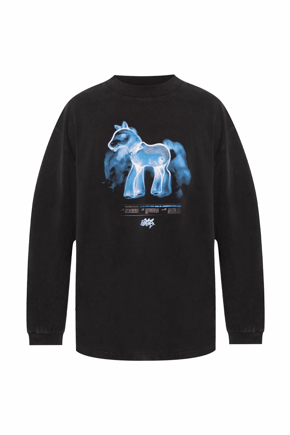 Long-sleeved T-shirt