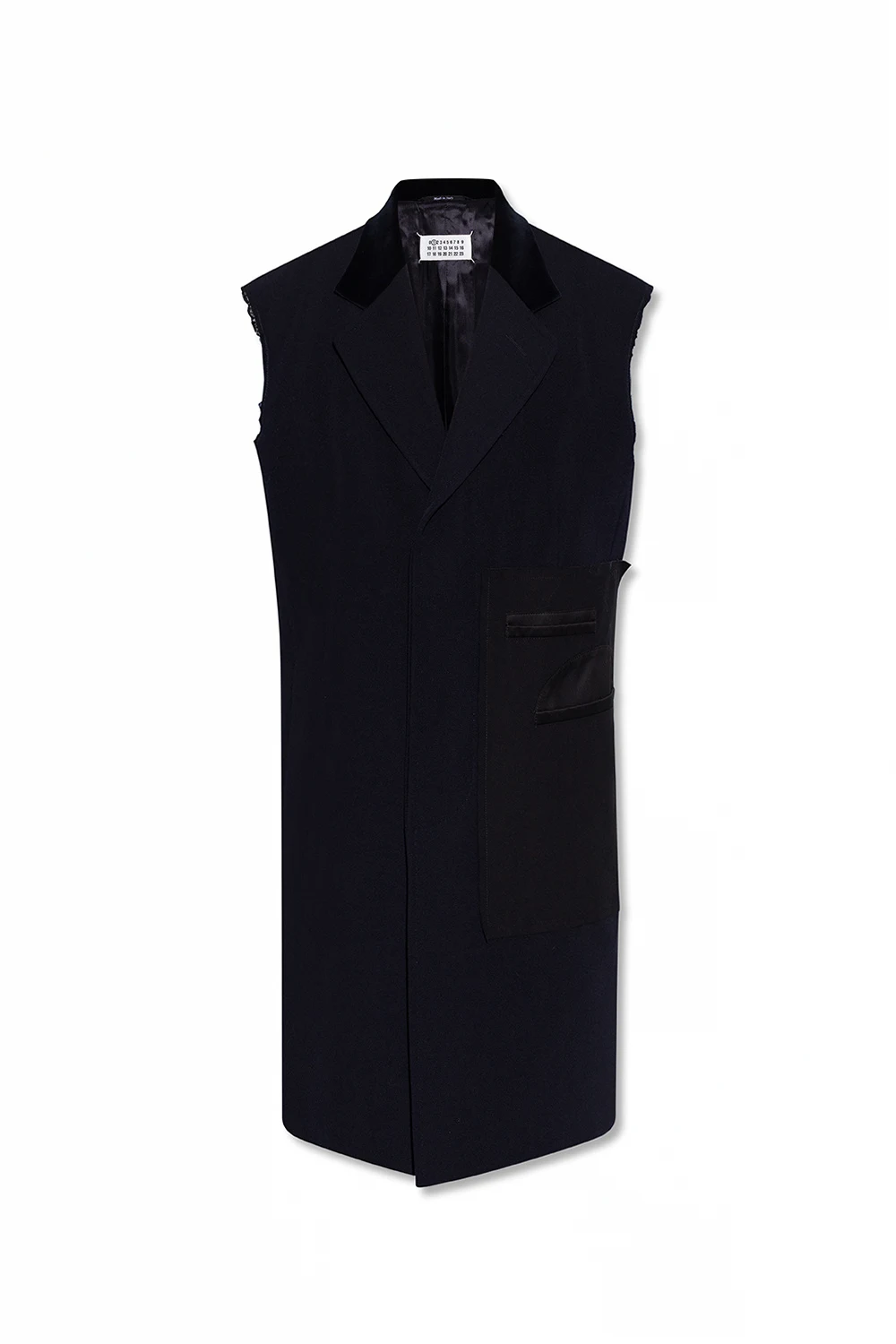 Sleeveless coat