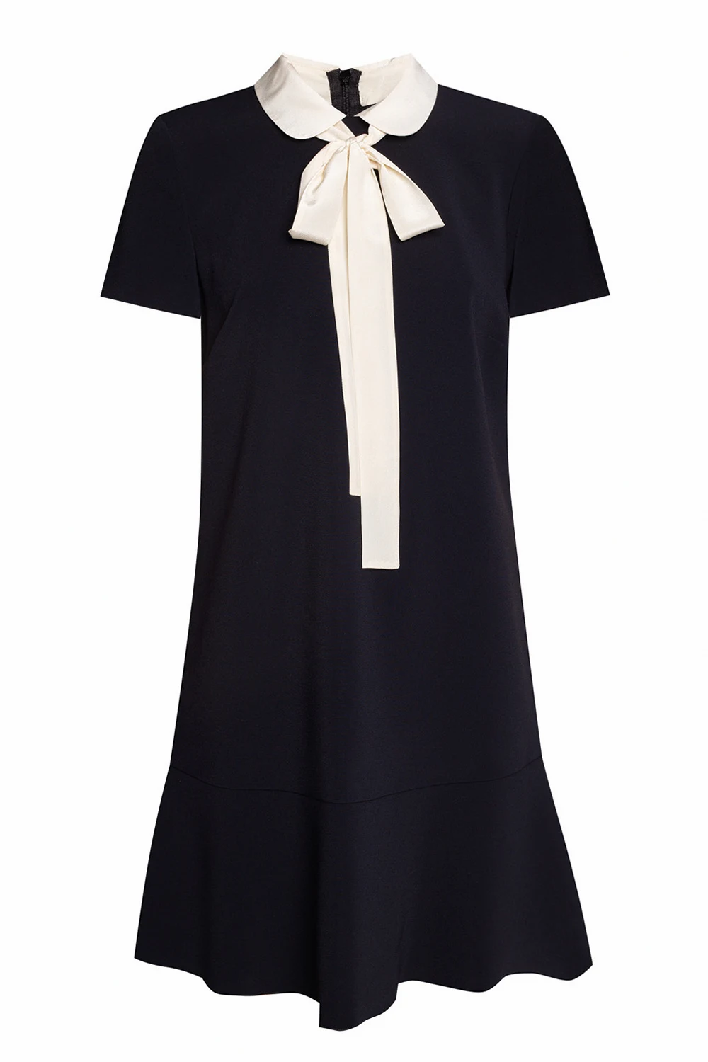 Dress with tie fastening