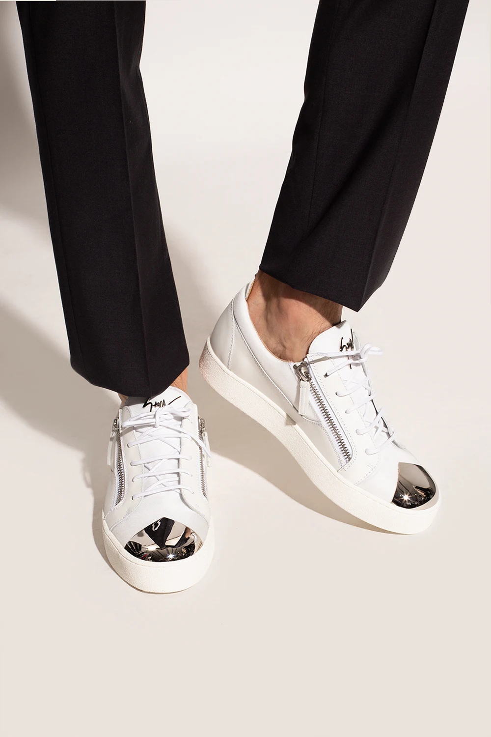 Buty sportowe z logo