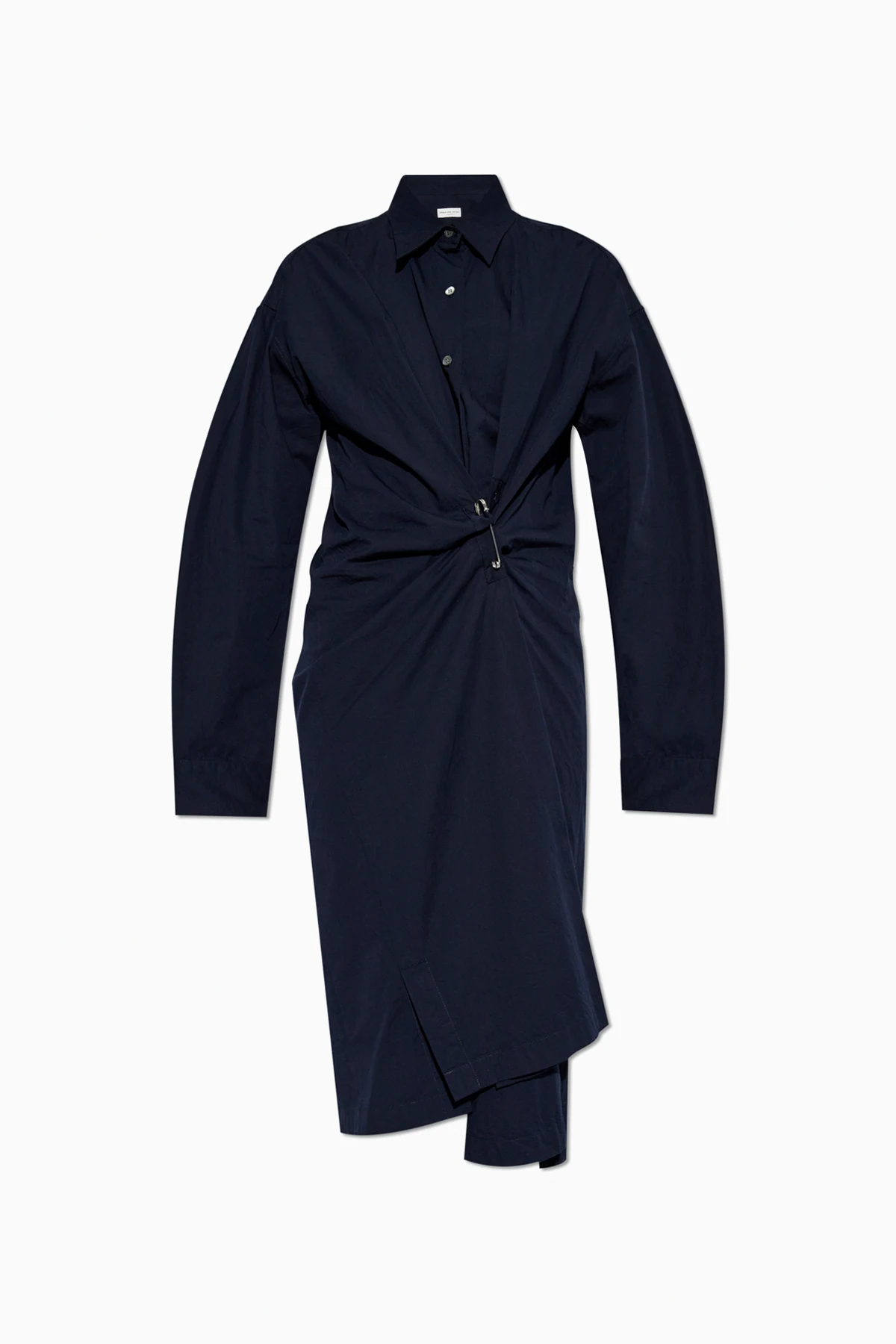 Kleid mit Sicherheitsnadel