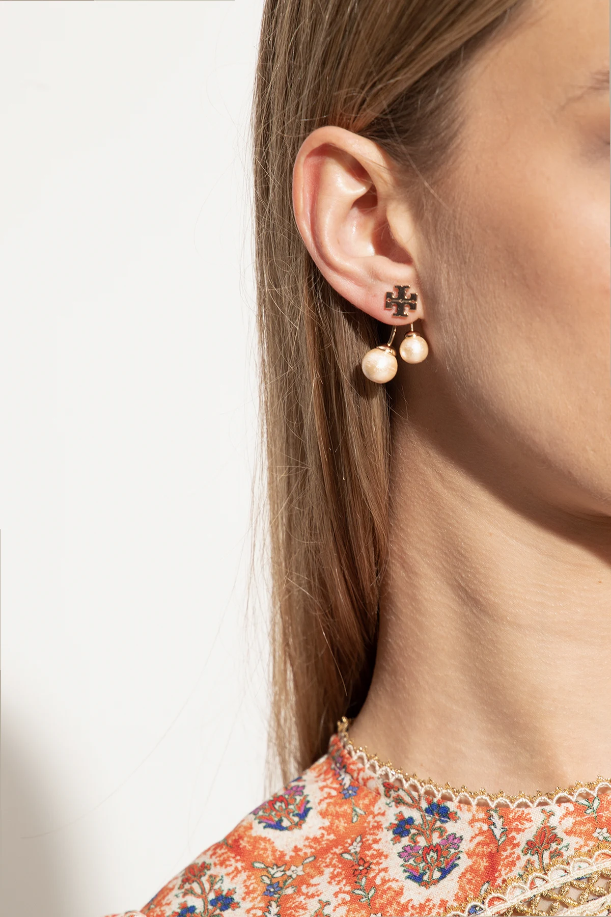 GOLD ‘Kira’ earrings with logo